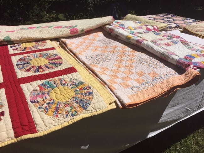 quilt shows in Arkansas 2015 quilts on table