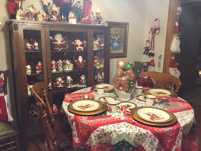 Santa Lady Kitchen