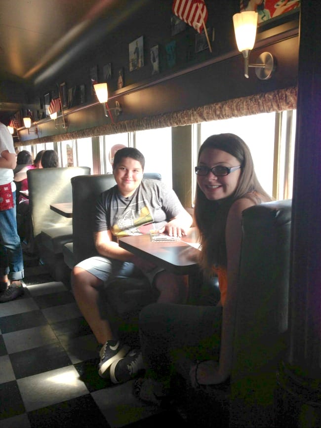 train-car-diner