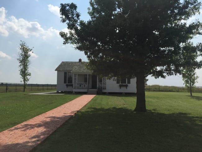 johnny-cash-home-with-tree