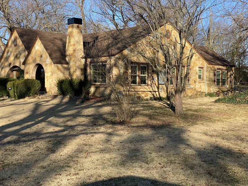 Ozark Giraffe House