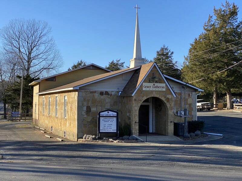 Ozark Giraffe church in Mountain View, Arkansas