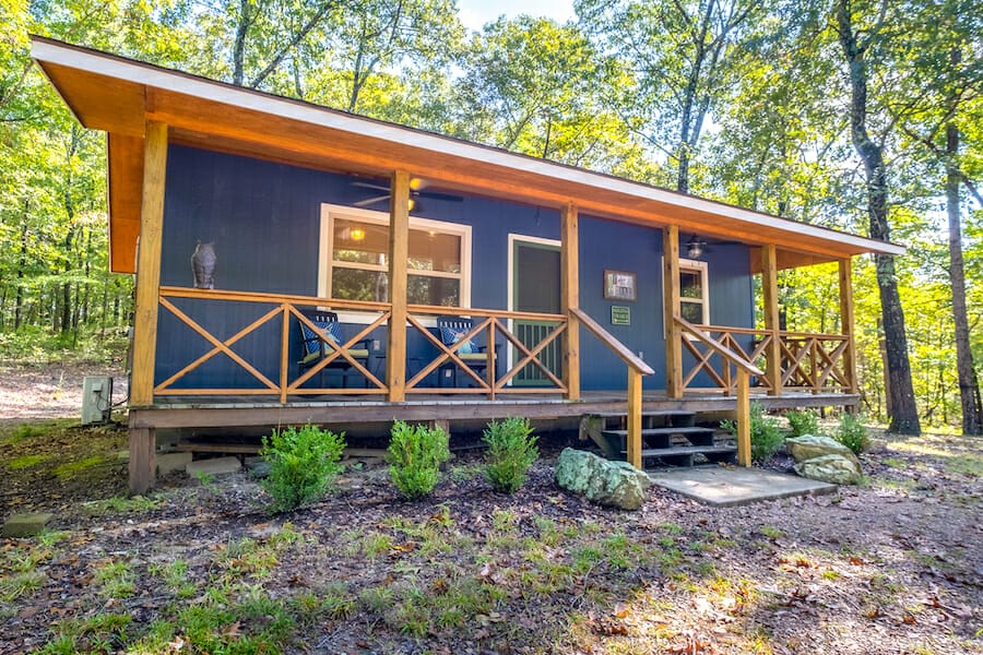 The Hiker Hut - Fireside Retreats in Mountain View, Arkansas