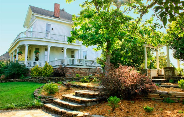 romantic spring street inn