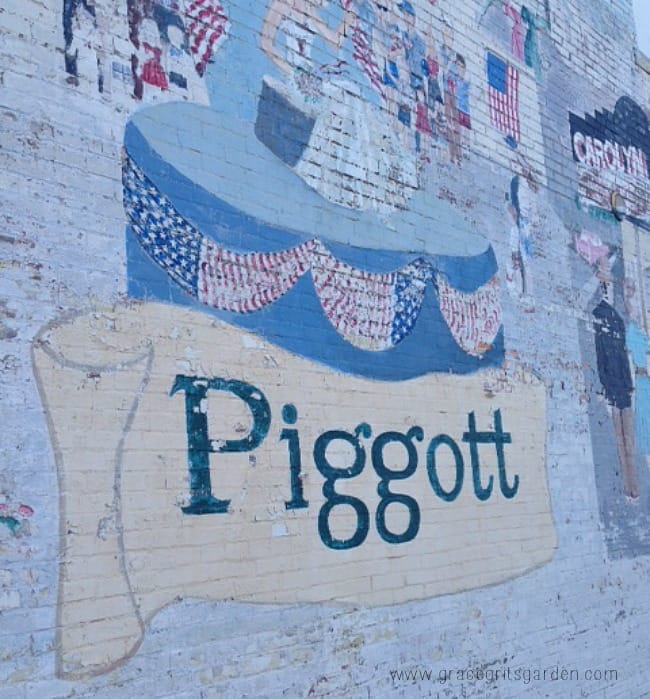 Piggott mural