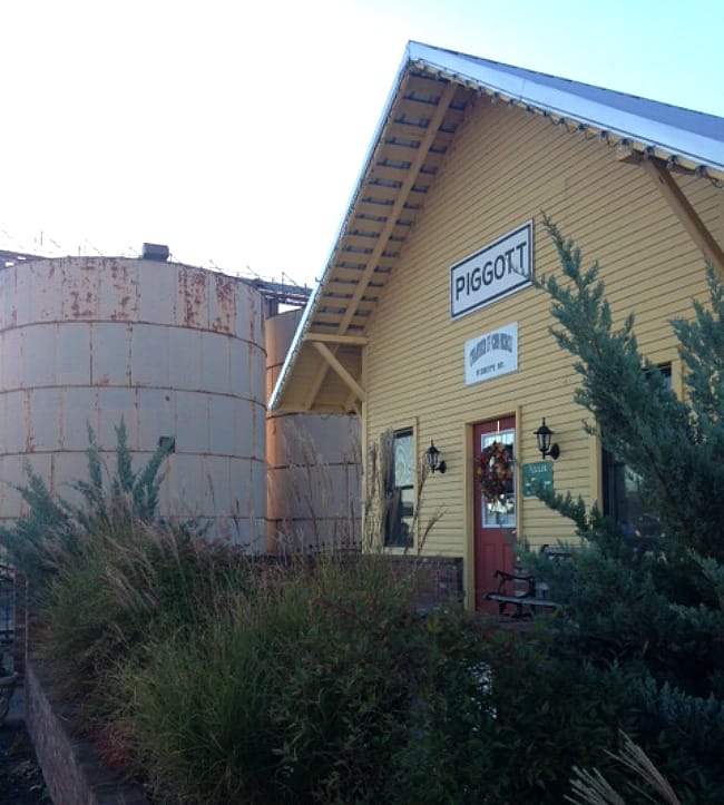 Piggott - train depot