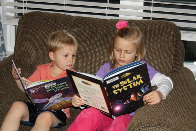kids studying space