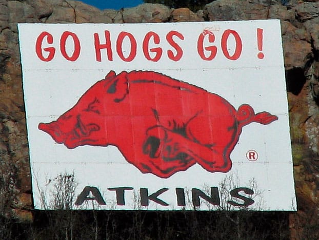 hogs-sign-in-atkins