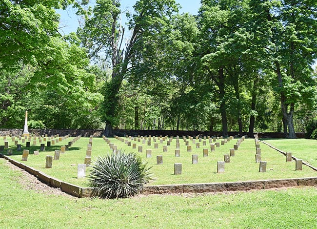 Arkansas Graves at Confederate Cemetery