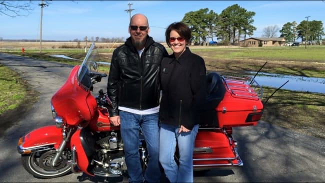 couple on bike (650x366)