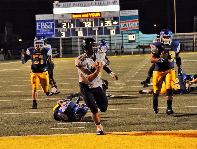 2 Harding Bisons quarterback Park Parish scores rushing touchdown