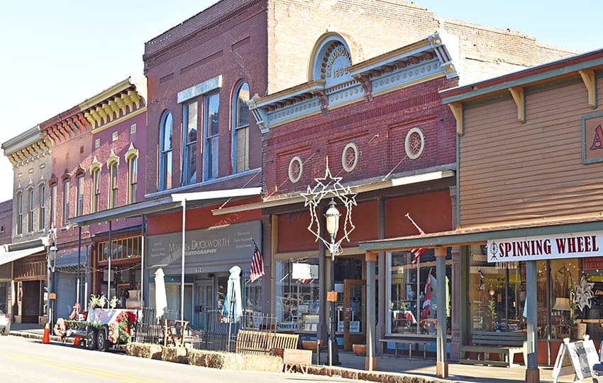 5 Reasons To Stroll Van Buren’s Historic District - Only In Arkansas