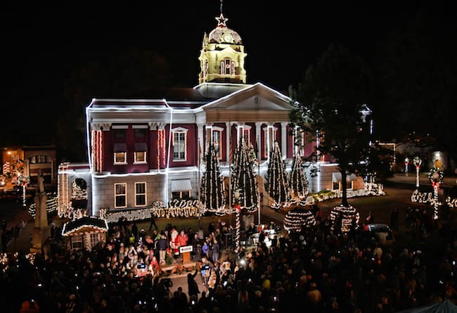 Searcy Christmas Parade 2022 Downtown Searcy Holiday Of Lights - Only In Arkansas