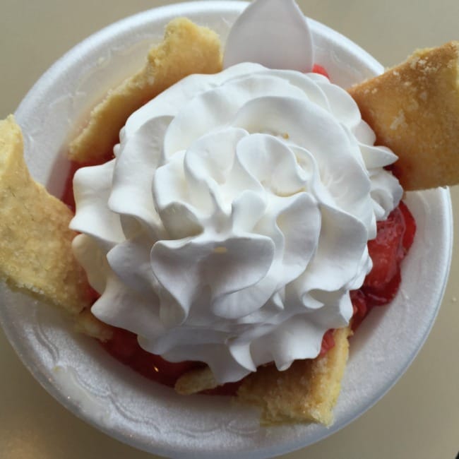 Bulldog Restaurant's Famous Strawberry Shortcake Only In Arkansas