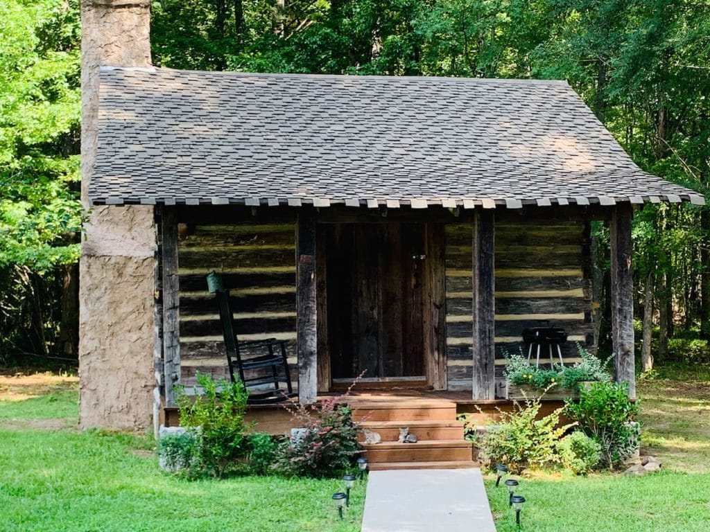 20 Unique Arkansas Airbnbs