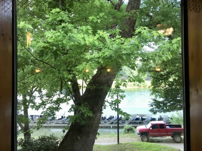 5 Places to Dine on the Water in Arkansas - JoJo's Catfish