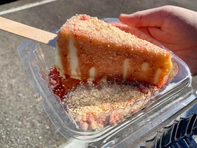 Strawberry Desserts - strawberry crumble cheesecake