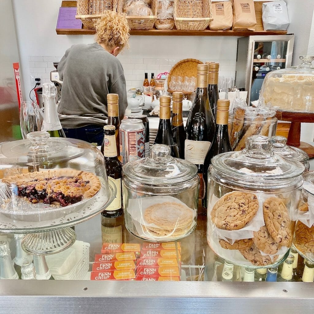 Duffer's restaurant & old fashioned ice cream parlor 4 Duffers Cafe baked goods