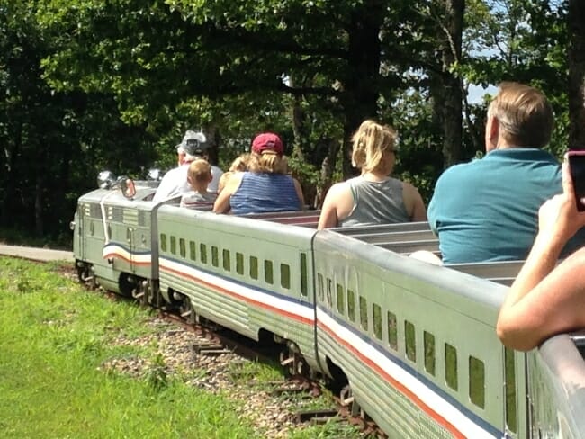 Arkansas Roadside Attractions - Rich Mountain Train