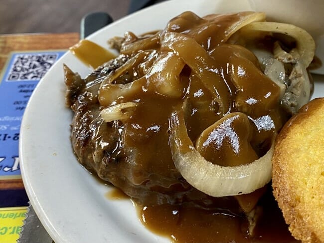 20 Great Small-Town Arkansas Restaurants - Grumpy's Getaway in Rose Bud