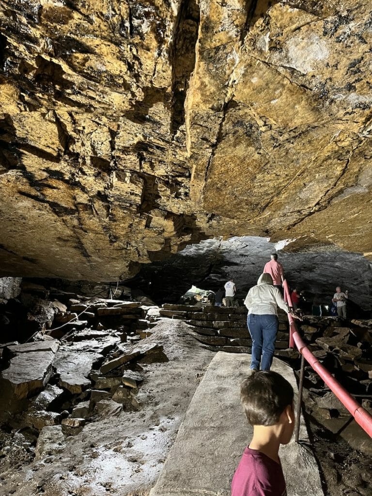cave tour arkansas