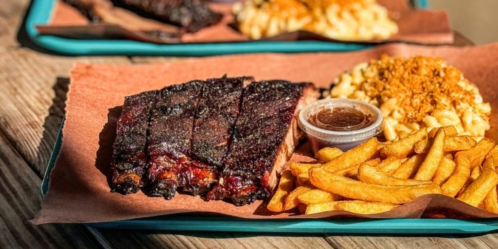 Barbecue in North Arkansas | Nomming off the Bone